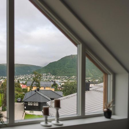 Modern Villas In Plush Town トロムソ エクステリア 写真