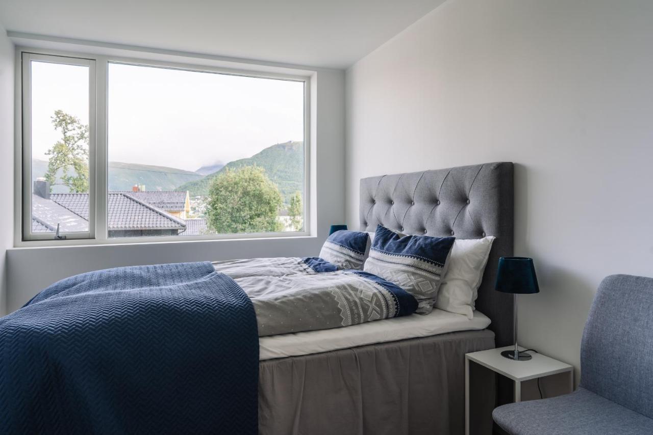 Modern Villas In Plush Town トロムソ エクステリア 写真