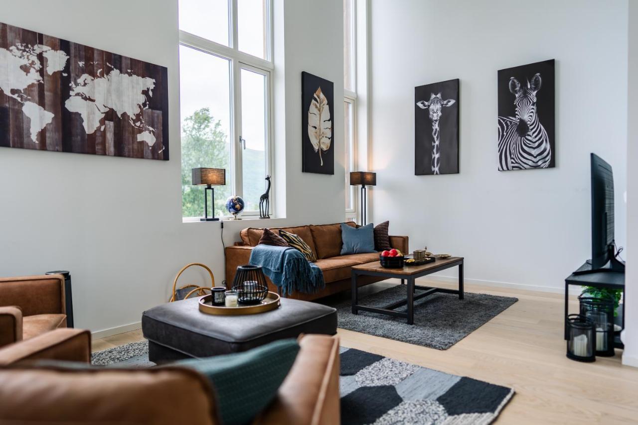 Modern Villas In Plush Town トロムソ エクステリア 写真